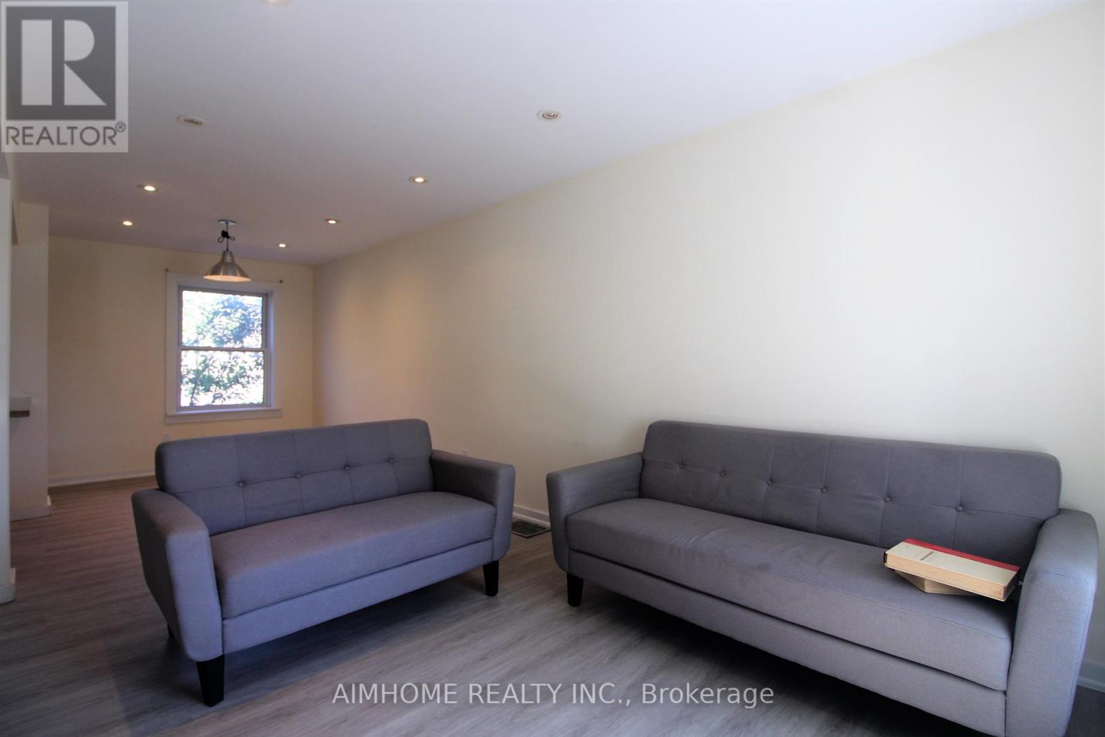 303 St Helens Avenue, Toronto, Ontario  M6H 4A2 - Photo 9 - C12663956