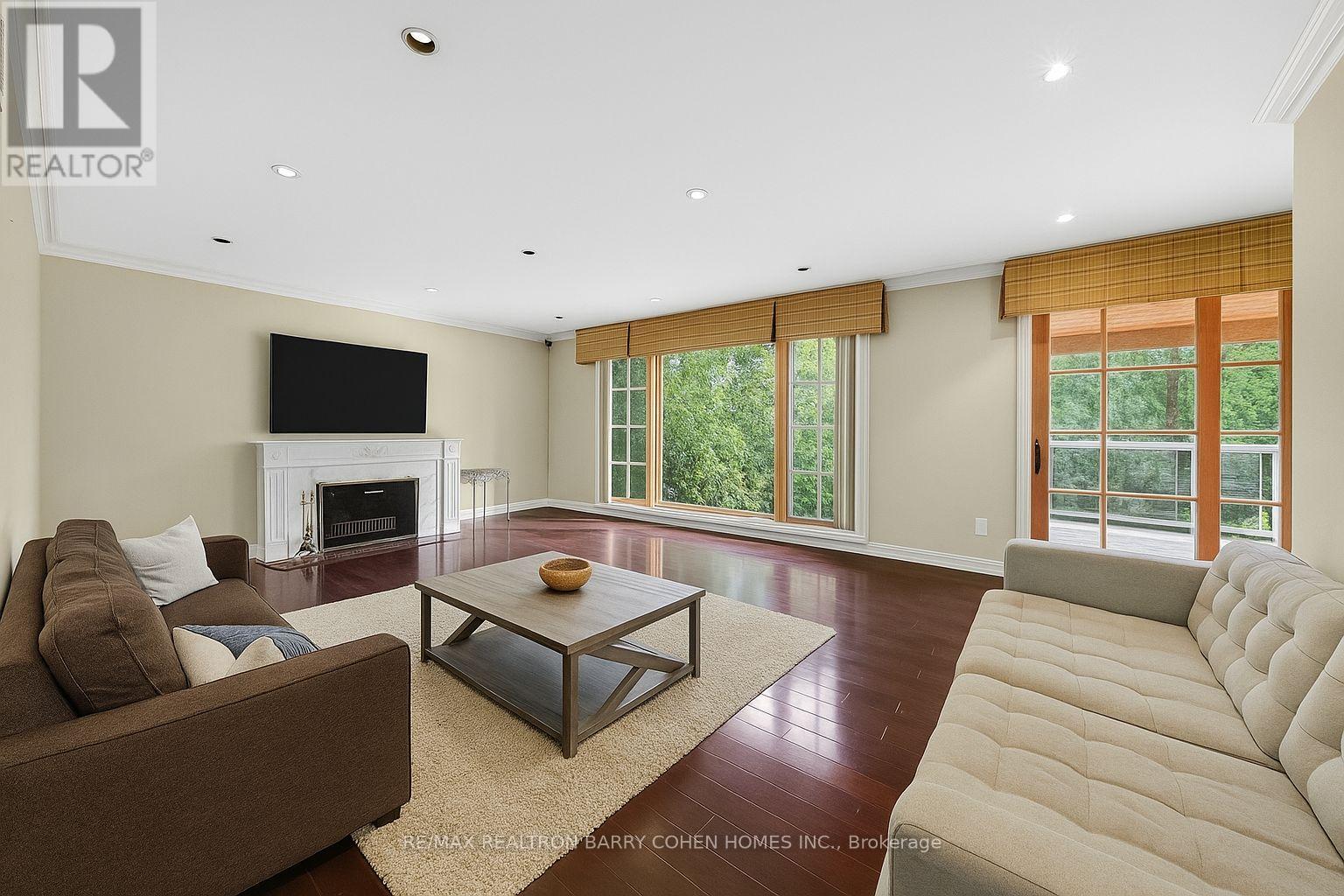 11 Tudor Gate, Toronto, Ontario  M2L 1N3 - Photo 6 - C12663960