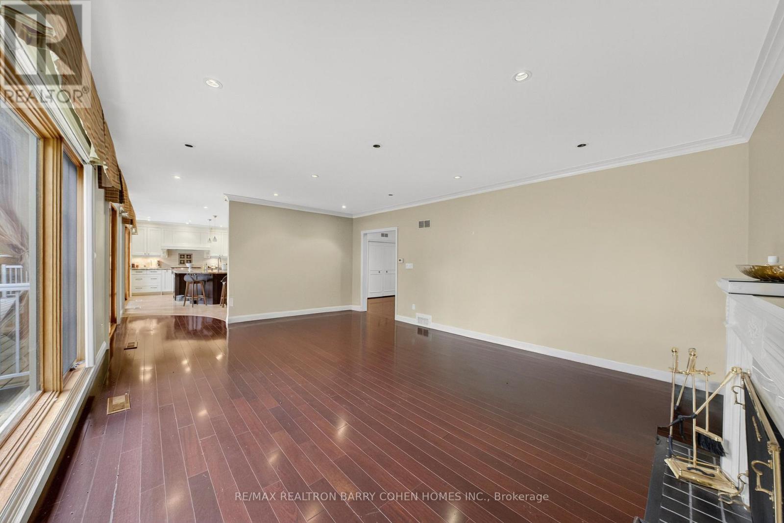 11 Tudor Gate, Toronto, Ontario  M2L 1N3 - Photo 7 - C12663960