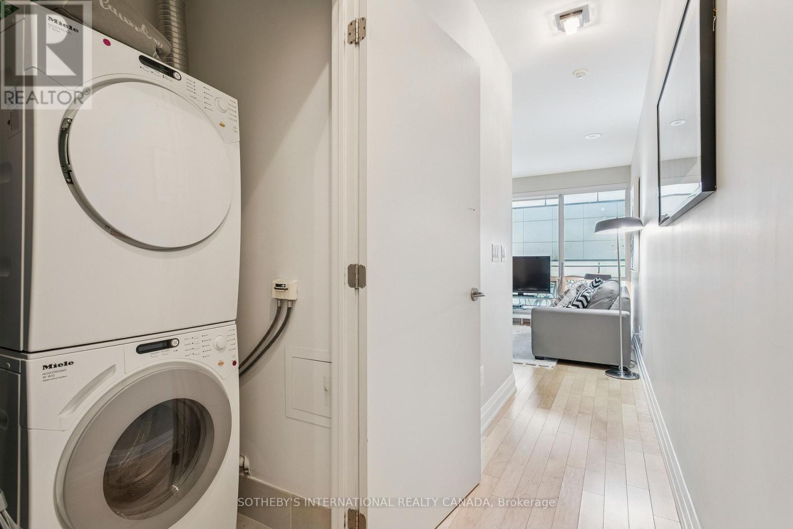 1205 - 80 John Street, Toronto, Ontario  M5V 3X4 - Photo 19 - C12663966