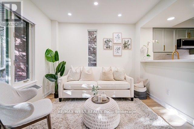 #12 B - 801 King Street W, Toronto, Ontario  M5V 3C9 - Photo 2 - C12663980