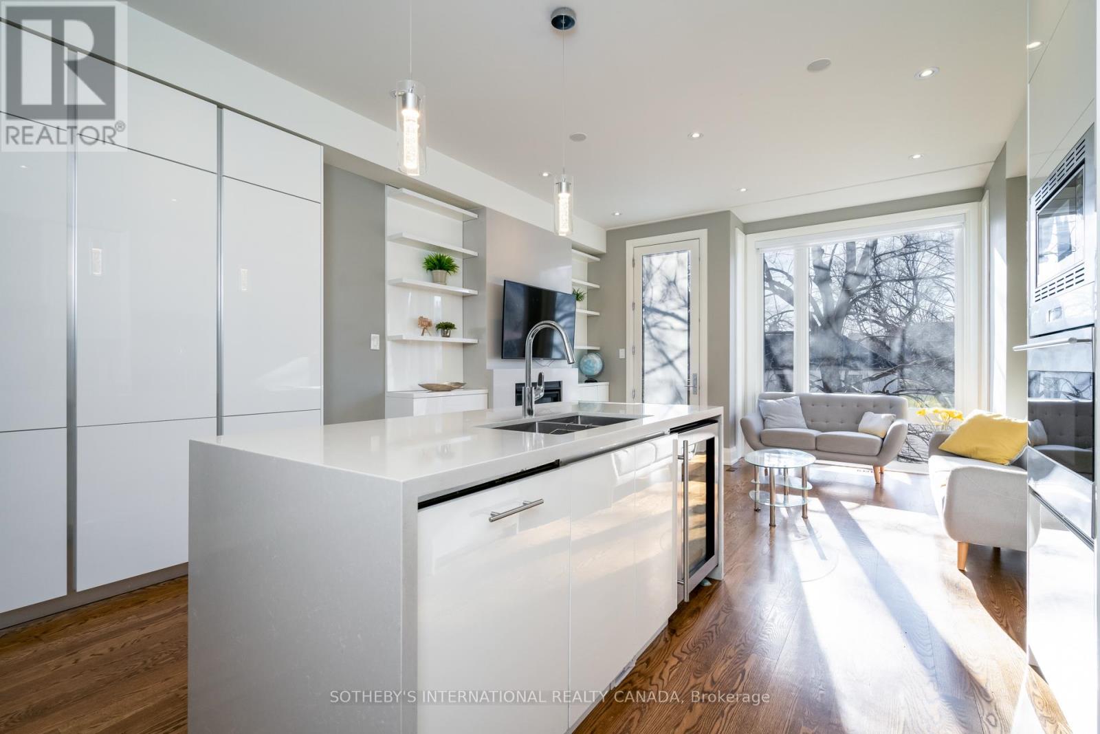 209b Glengarry Avenue, Toronto, Ontario  M5M 1E3 - Photo 18 - C12664000