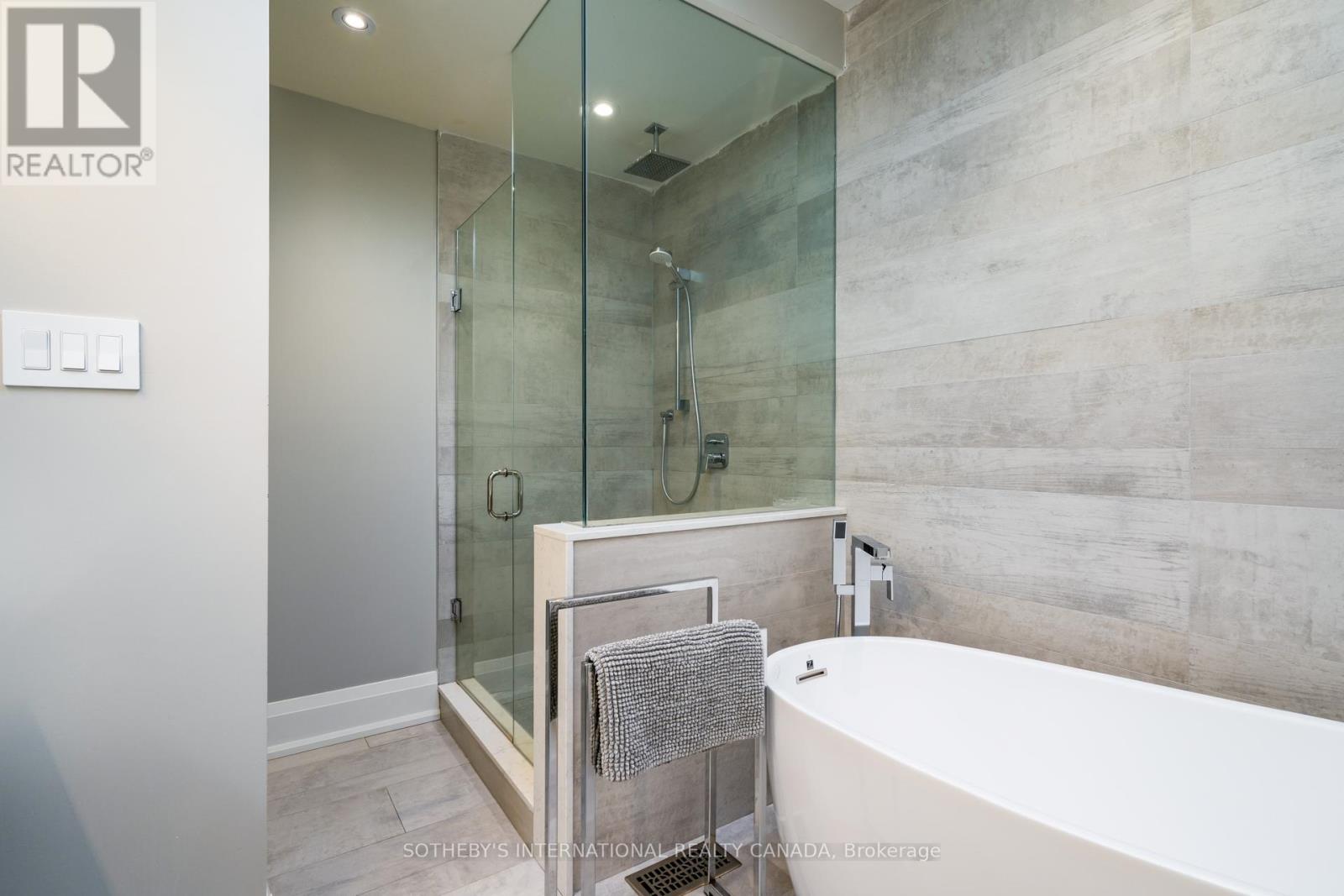 209b Glengarry Avenue, Toronto, Ontario  M5M 1E3 - Photo 34 - C12664000