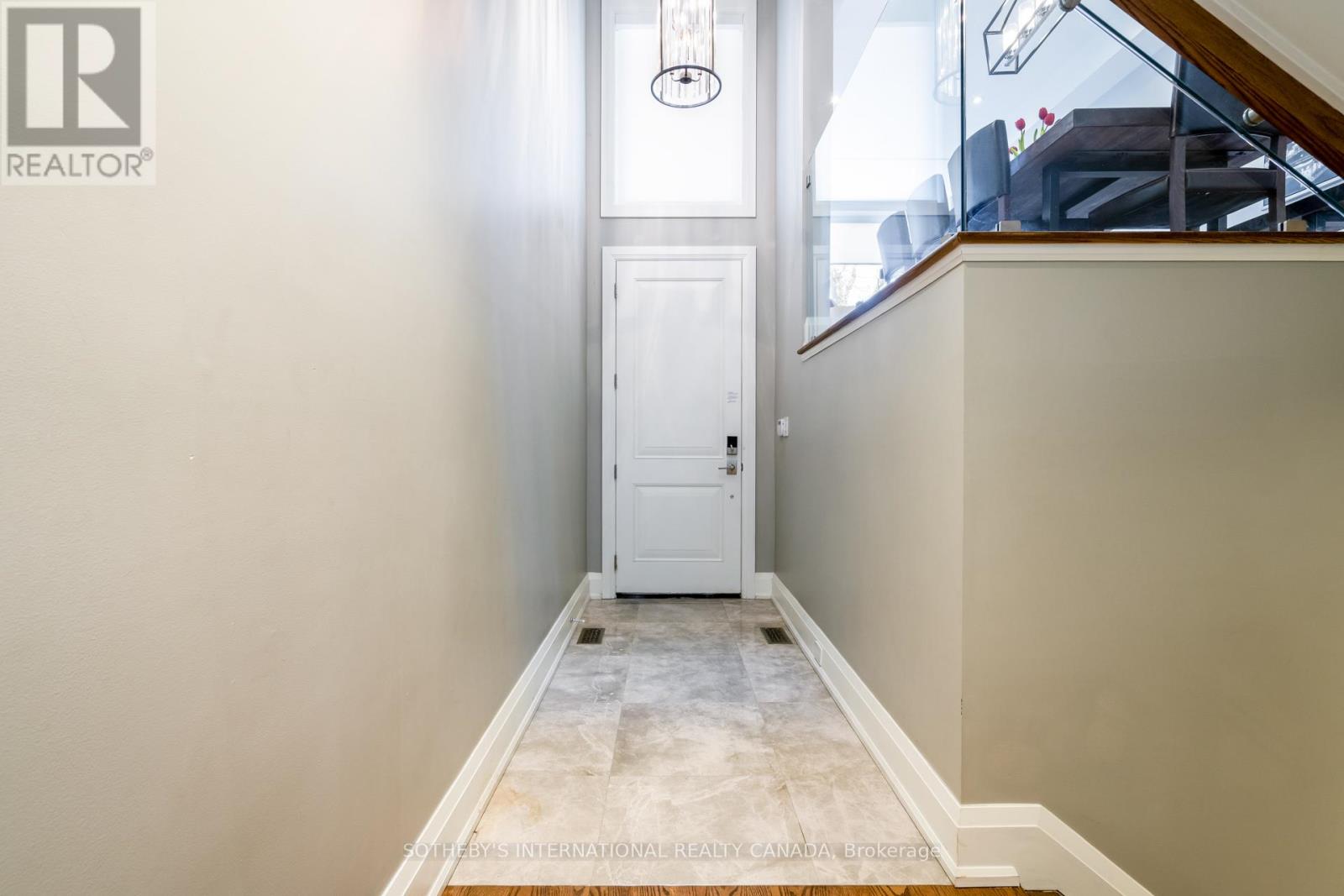 209b Glengarry Avenue, Toronto, Ontario  M5M 1E3 - Photo 5 - C12664000