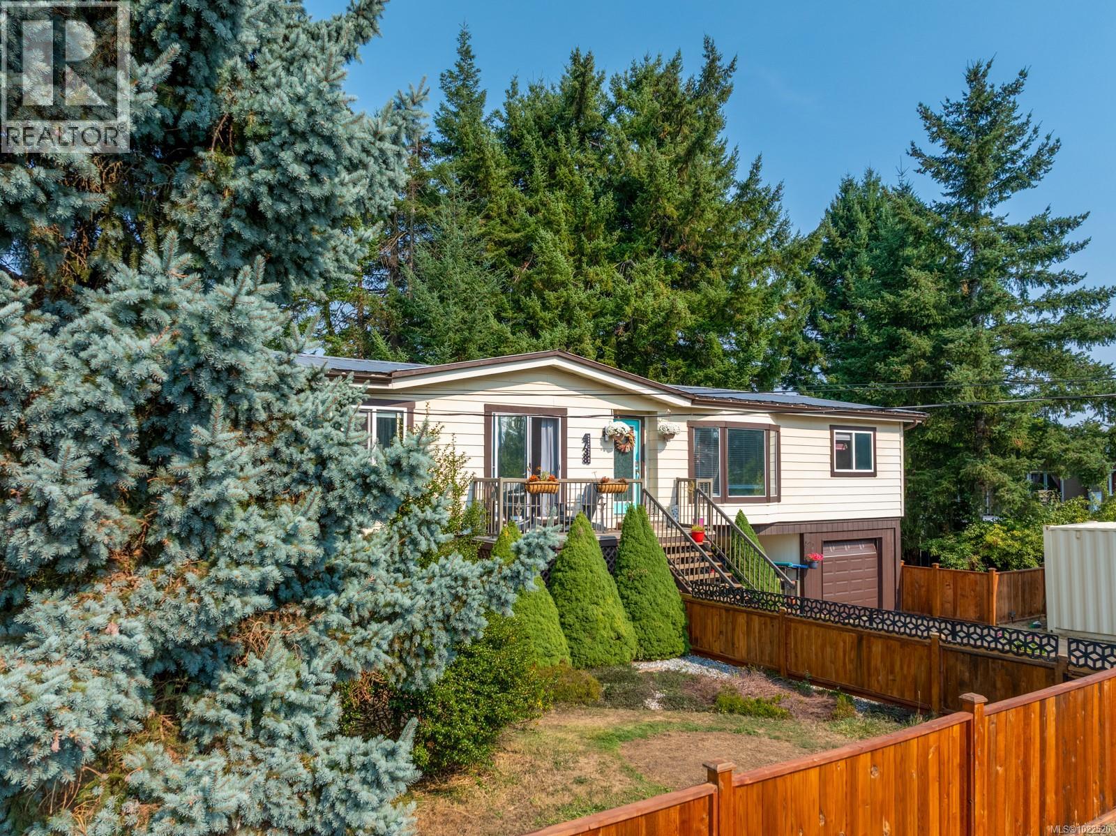 4738 Oakridge Dr, Courtenay, British Columbia