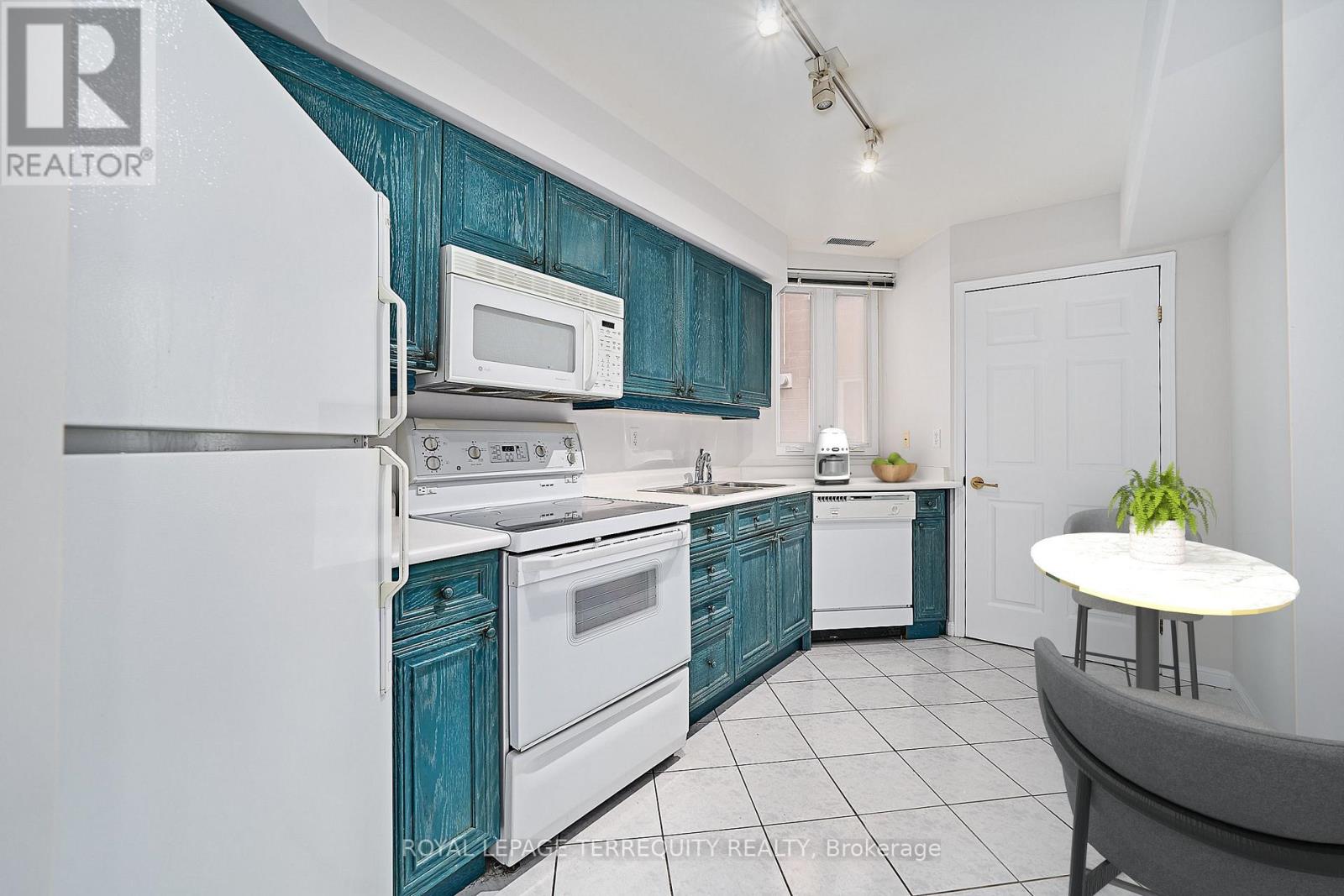 203 - 2365 Queen Street E, Toronto, Ontario  M4E 1H2 - Photo 8 - E12663948