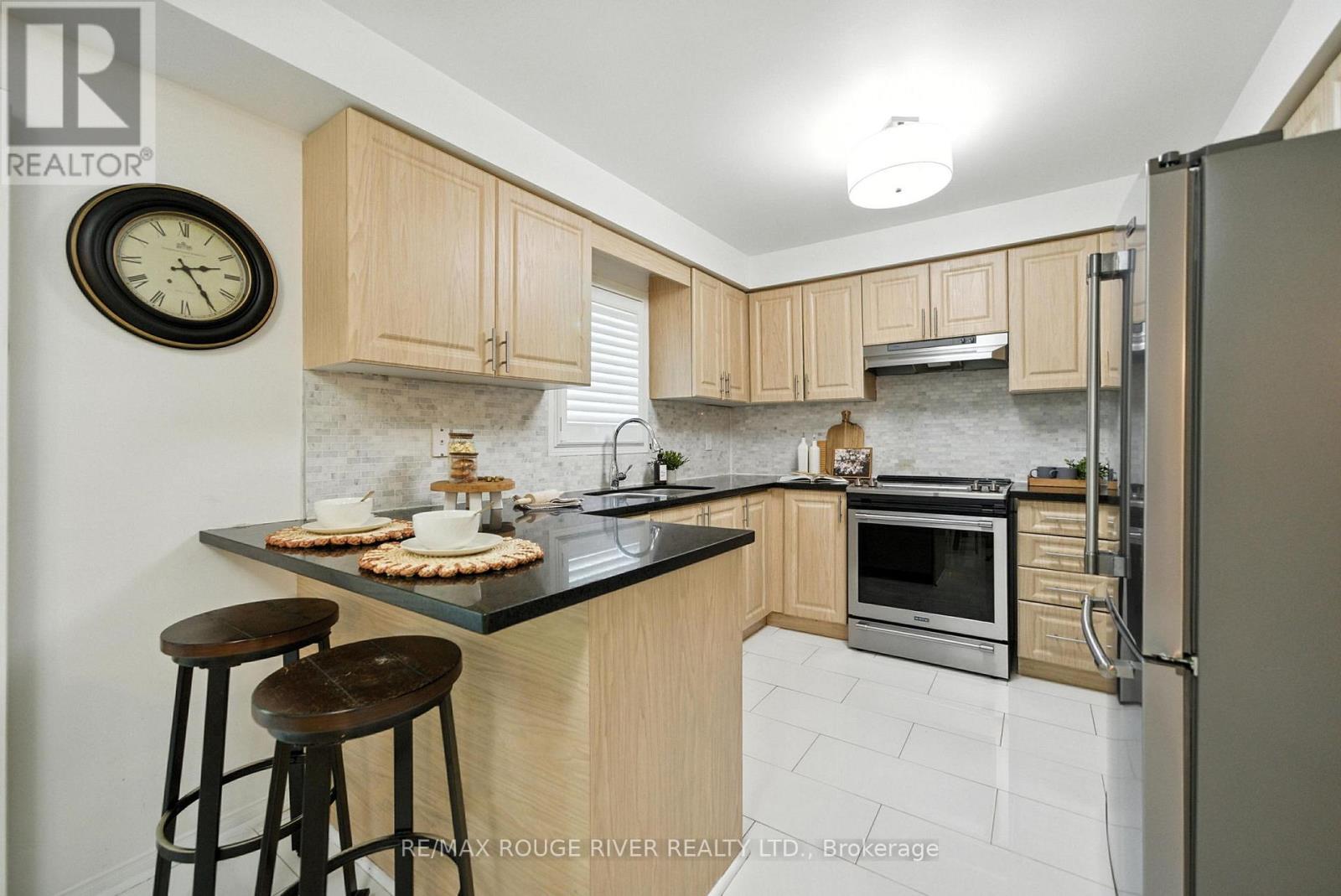 139 Tremount Street, Whitby, Ontario  L1M 1E9 - Photo 16 - E12664024