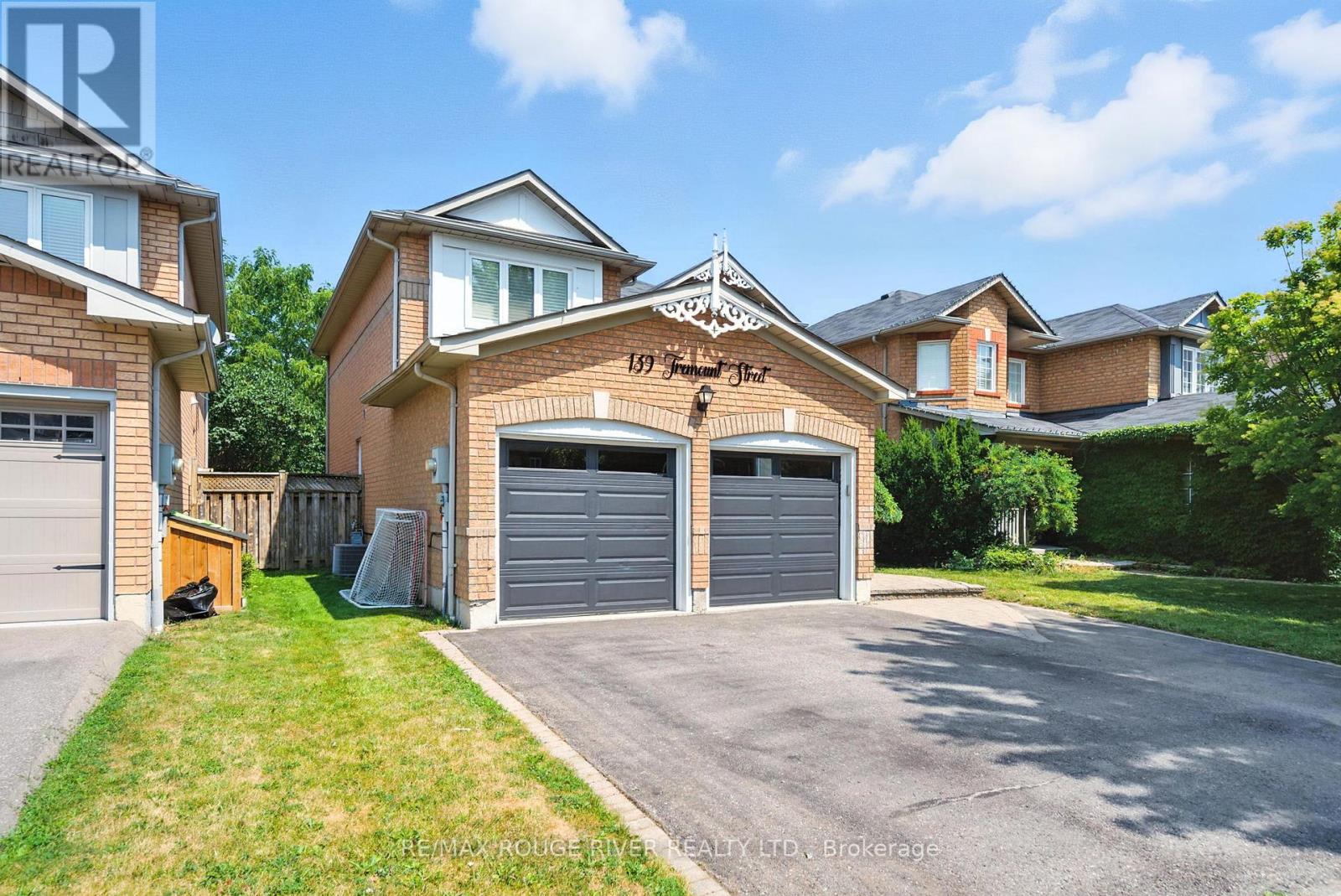 139 Tremount Street, Whitby, Ontario  L1M 1E9 - Photo 2 - E12664024