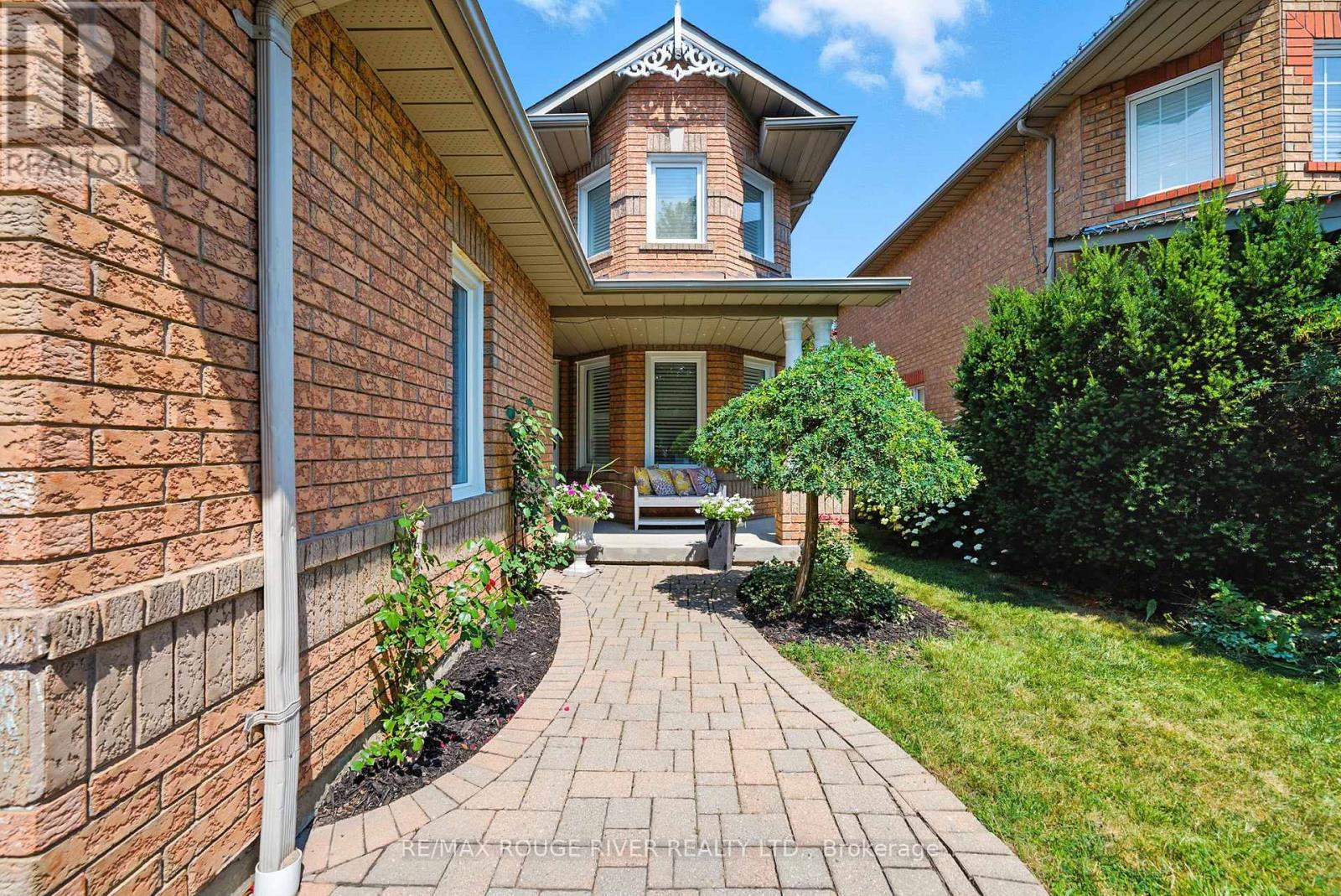 139 Tremount Street, Whitby, Ontario  L1M 1E9 - Photo 6 - E12664024