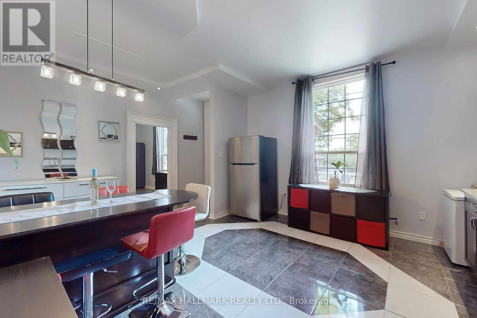 178 Barrie Street, Bradford West Gwillimbury, Ontario  L3Z 1R6 - Photo 15 - N12663972