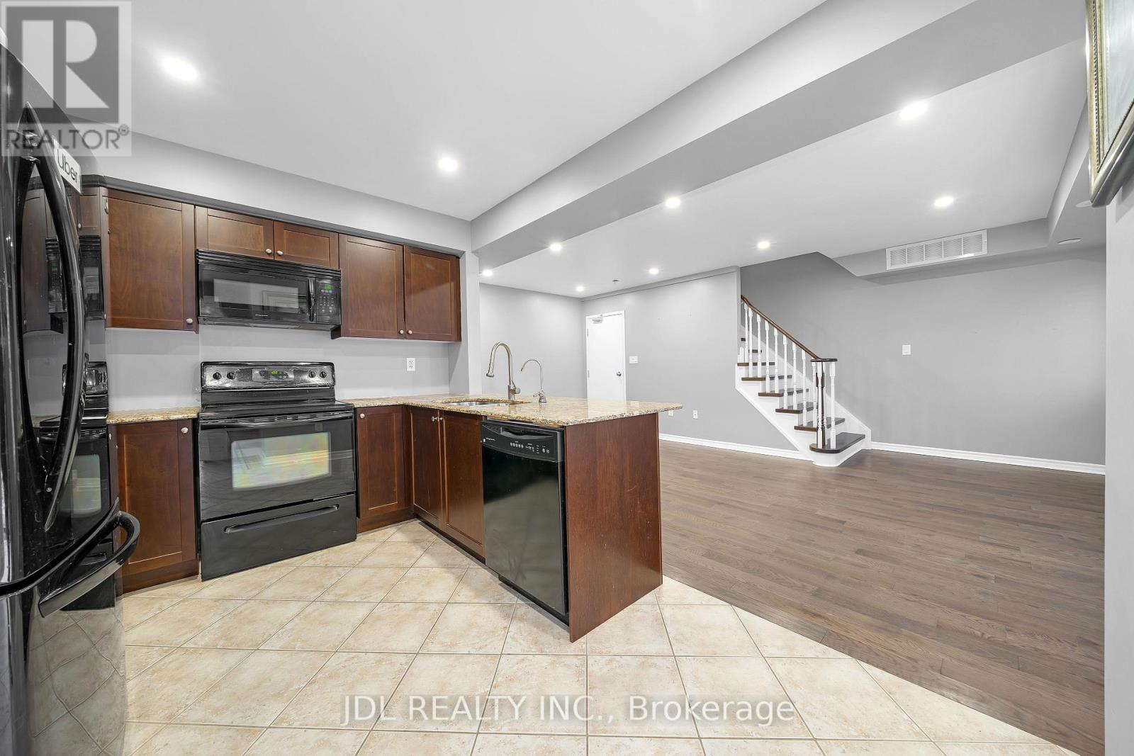 2081 Bur Oak Avenue, Markham, Ontario  L6E 0C6 - Photo 10 - N12663976