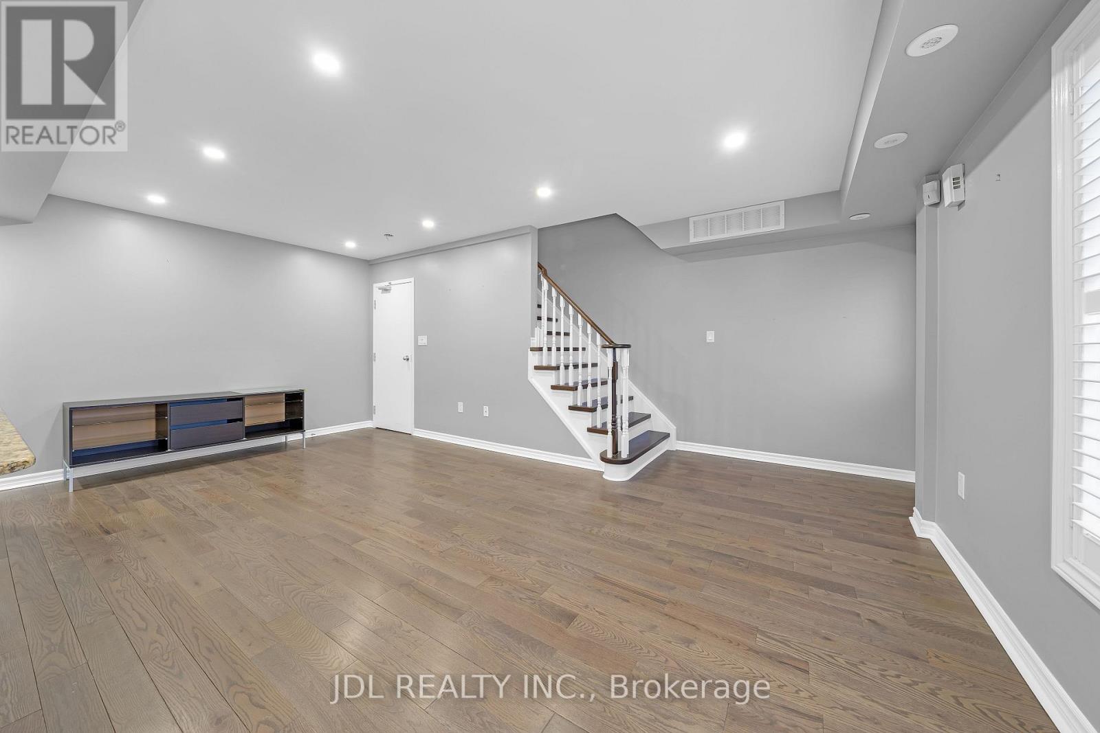 2081 Bur Oak Avenue, Markham, Ontario  L6E 0C6 - Photo 6 - N12663976