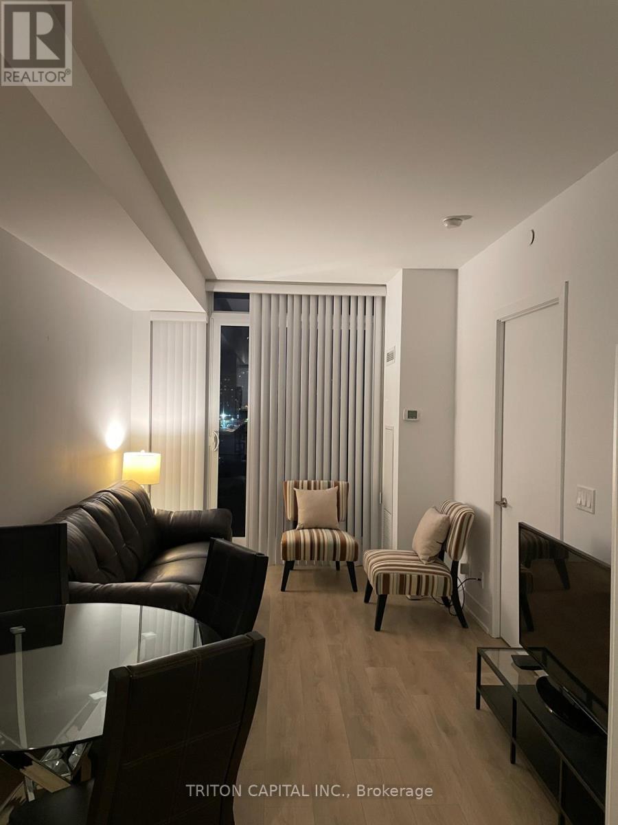 548 - 9471 Yonge Street, Richmond Hill, Ontario  L4C 1V4 - Photo 3 - N12601772