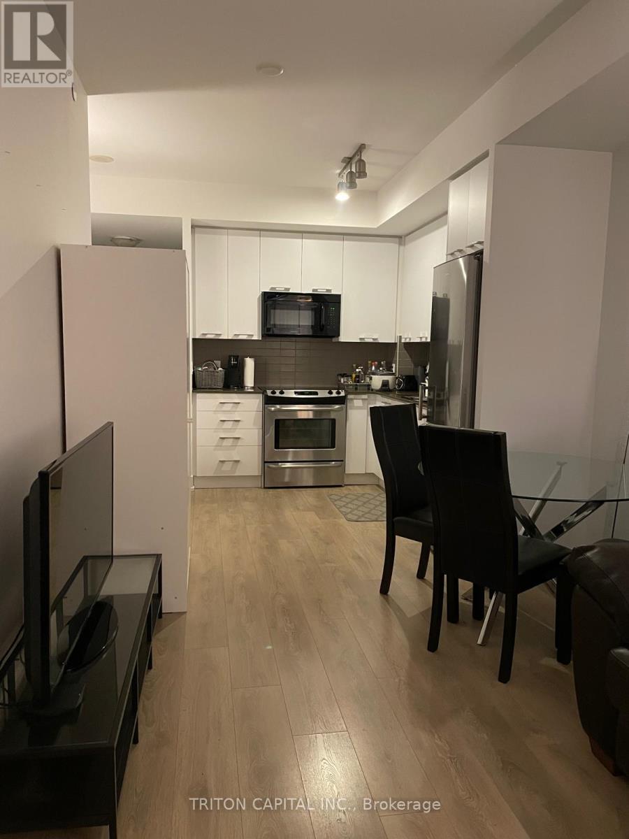 548 - 9471 Yonge Street, Richmond Hill, Ontario  L4C 1V4 - Photo 4 - N12601772