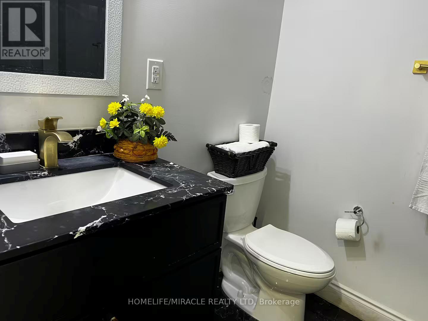 5 Queen Street S, Mississauga, Ontario  L5M 1K2 - Photo 12 - W12659472