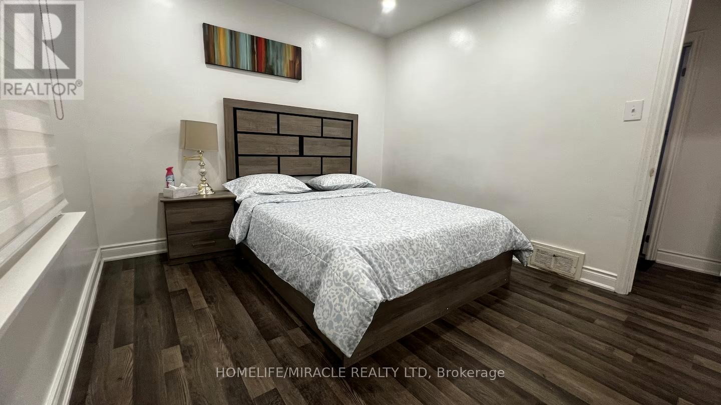 5 Queen Street S, Mississauga, Ontario  L5M 1K2 - Photo 15 - W12659472