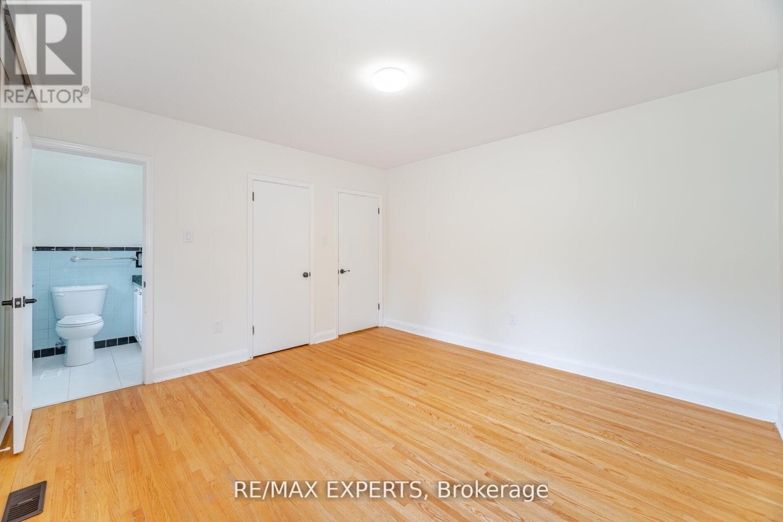 42 Cowley Avenue, Toronto, Ontario  M8B 2E3 - Photo 22 - W12663954