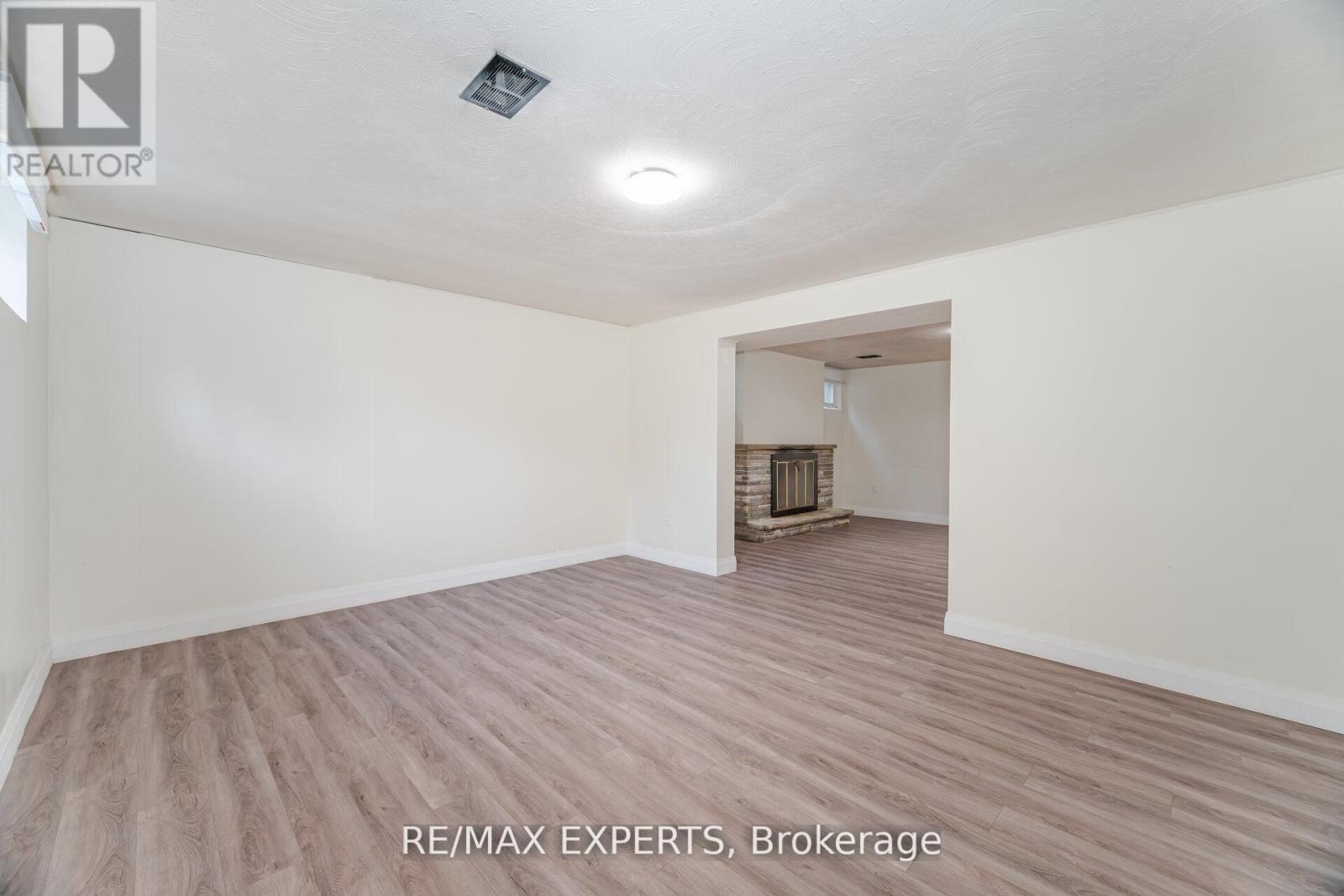 42 Cowley Avenue, Toronto, Ontario  M8B 2E3 - Photo 36 - W12663954