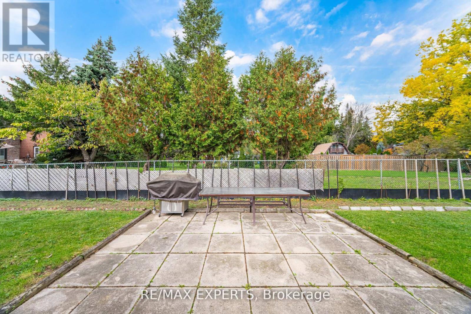 42 Cowley Avenue, Toronto, Ontario  M8B 2E3 - Photo 47 - W12663954