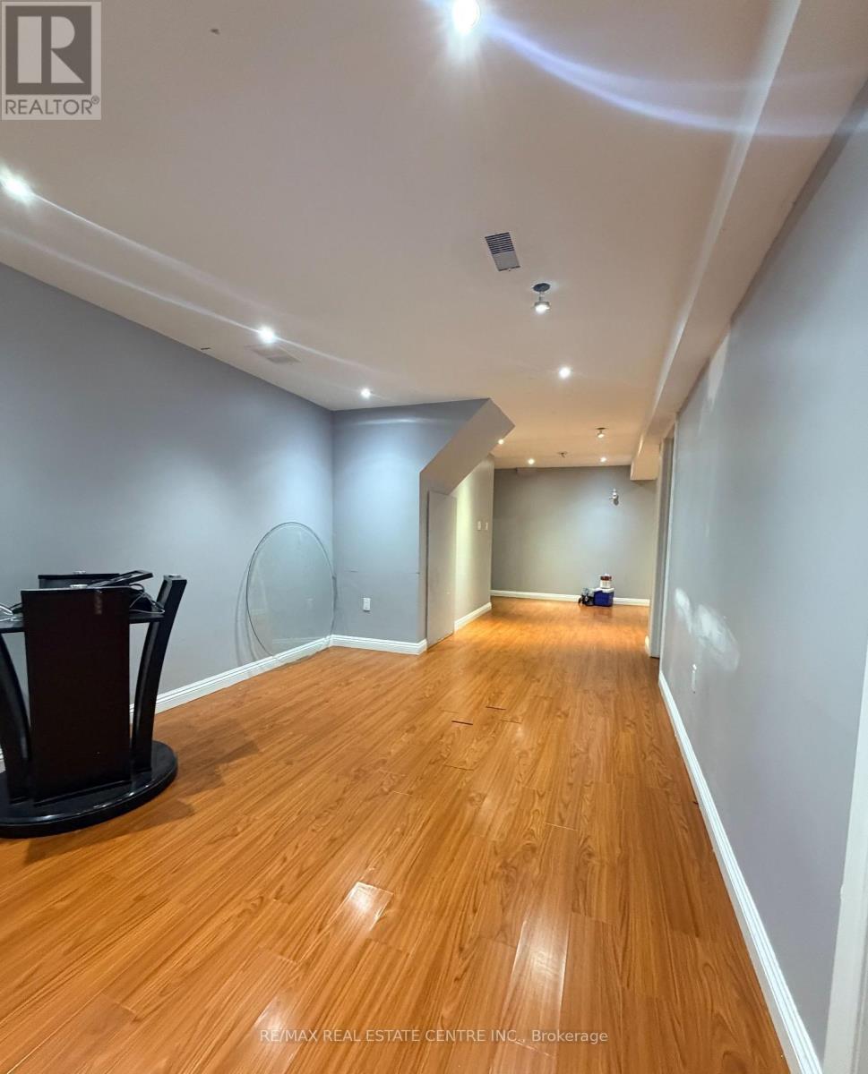 23 Capistro Street, Brampton, Ontario  L7A 3J2 - Photo 16 - W12663968