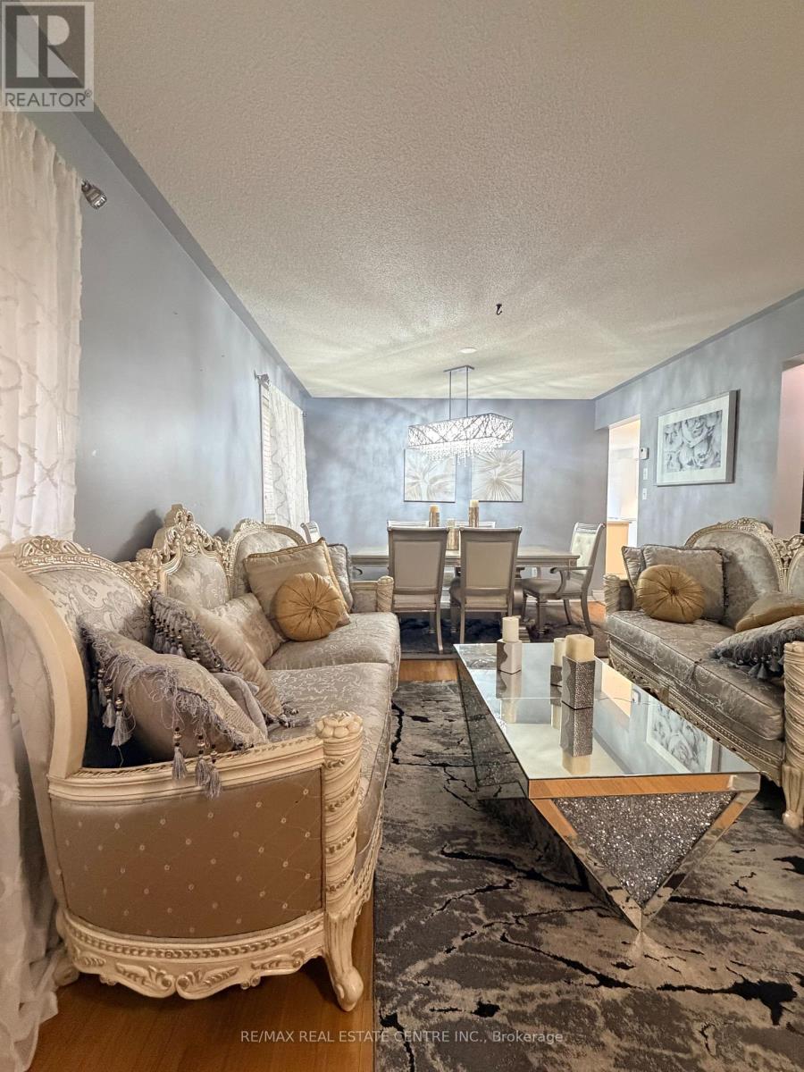 23 Capistro Street, Brampton, Ontario  L7A 3J2 - Photo 2 - W12663968