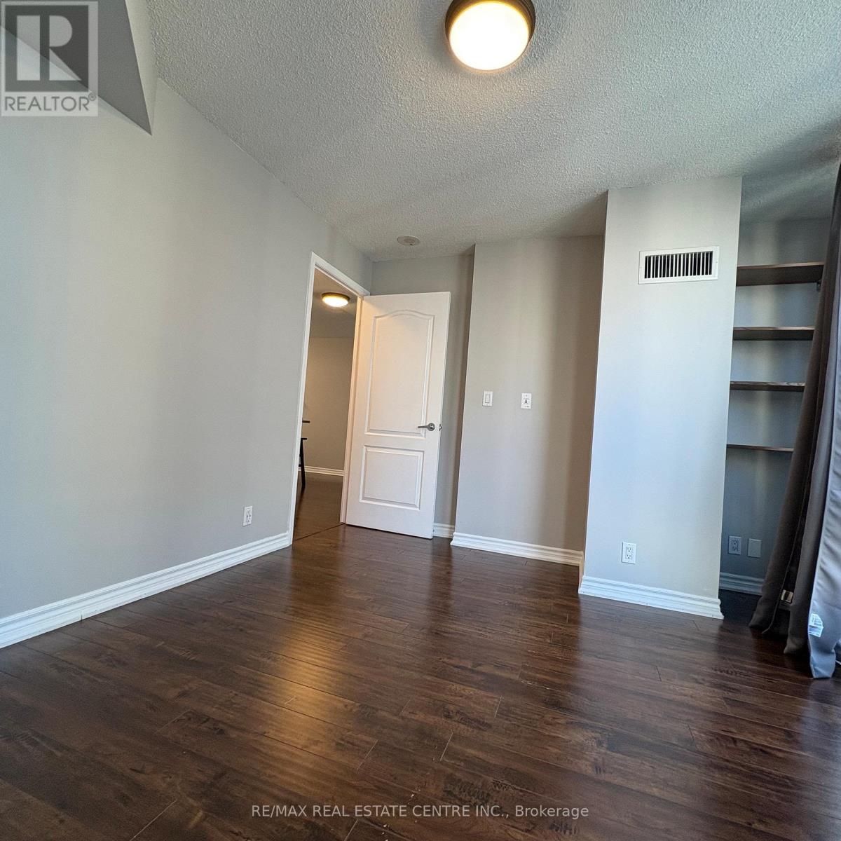 1605 - 33 Elm Drive W, Mississauga, Ontario  L5B 4M2 - Photo 10 - W12663990