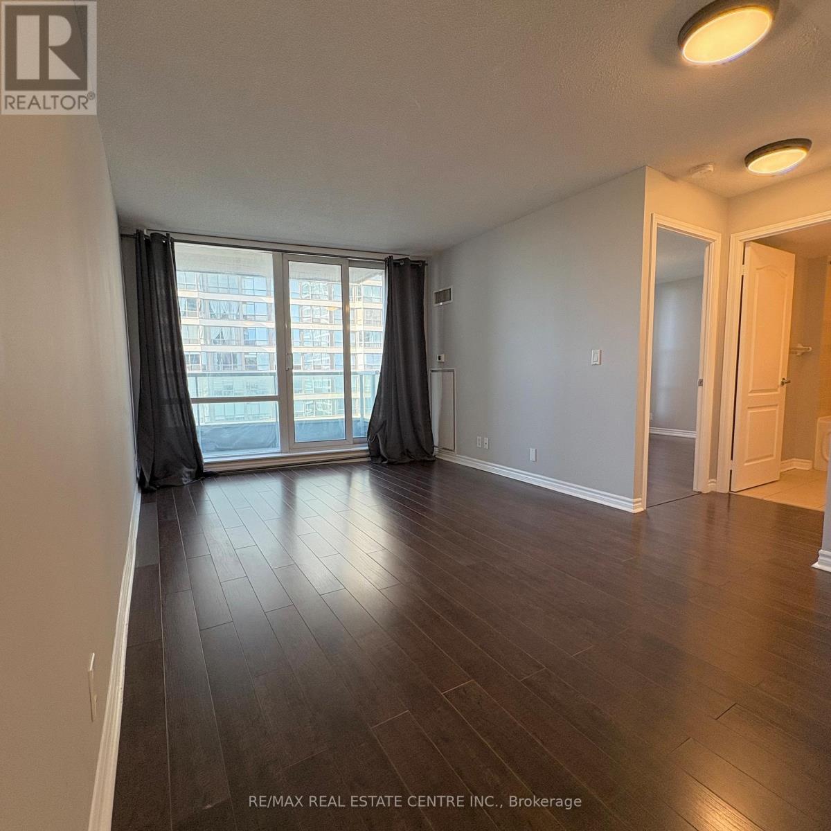 1605 - 33 Elm Drive W, Mississauga, Ontario  L5B 4M2 - Photo 6 - W12663990