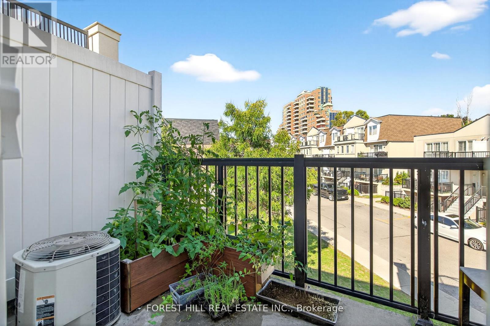 2022 - 3035 Finch Ave Avenue W, Toronto, Ontario  M9M 0A3 - Photo 16 - W12664052