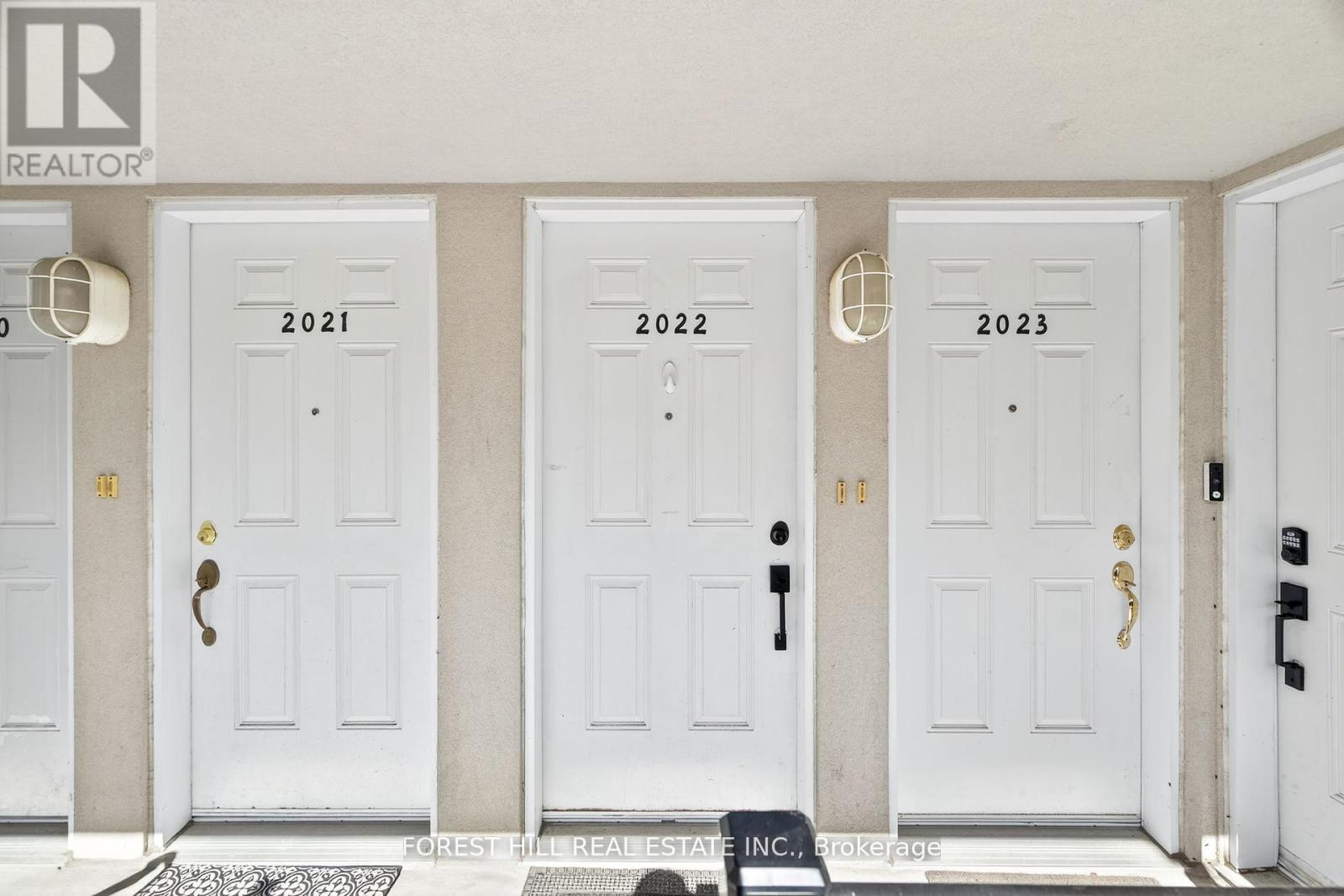 2022 - 3035 Finch Ave Avenue W, Toronto, Ontario  M9M 0A3 - Photo 3 - W12664052