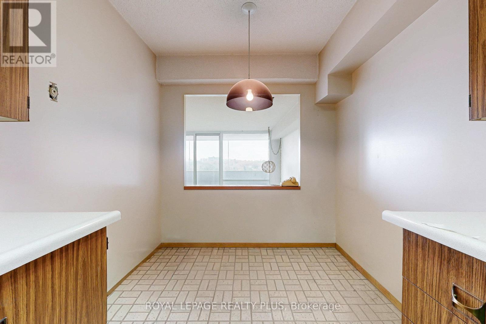 1206 - 260 Scarlett Road, Toronto, Ontario  M6N 4X6 - Photo 31 - W12664066