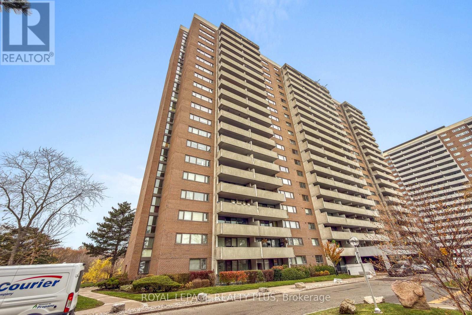 1206 - 260 Scarlett Road, Toronto, Ontario  M6N 4X6 - Photo 6 - W12664066