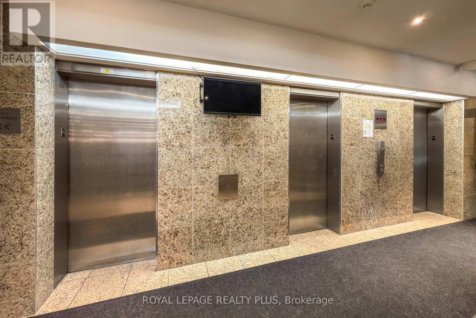 1206 - 260 Scarlett Road, Toronto, Ontario  M6N 4X6 - Photo 9 - W12664066