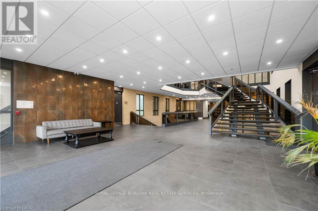 103 - 3410 South Service Road, Burlington, Ontario  L7N 3T9 - Photo 3 - W12664070