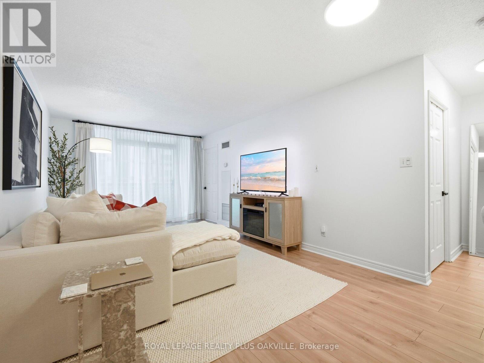 2016 - 156 Enfield Place, Mississauga, Ontario  L5B 4L8 - Photo 14 - W12664072