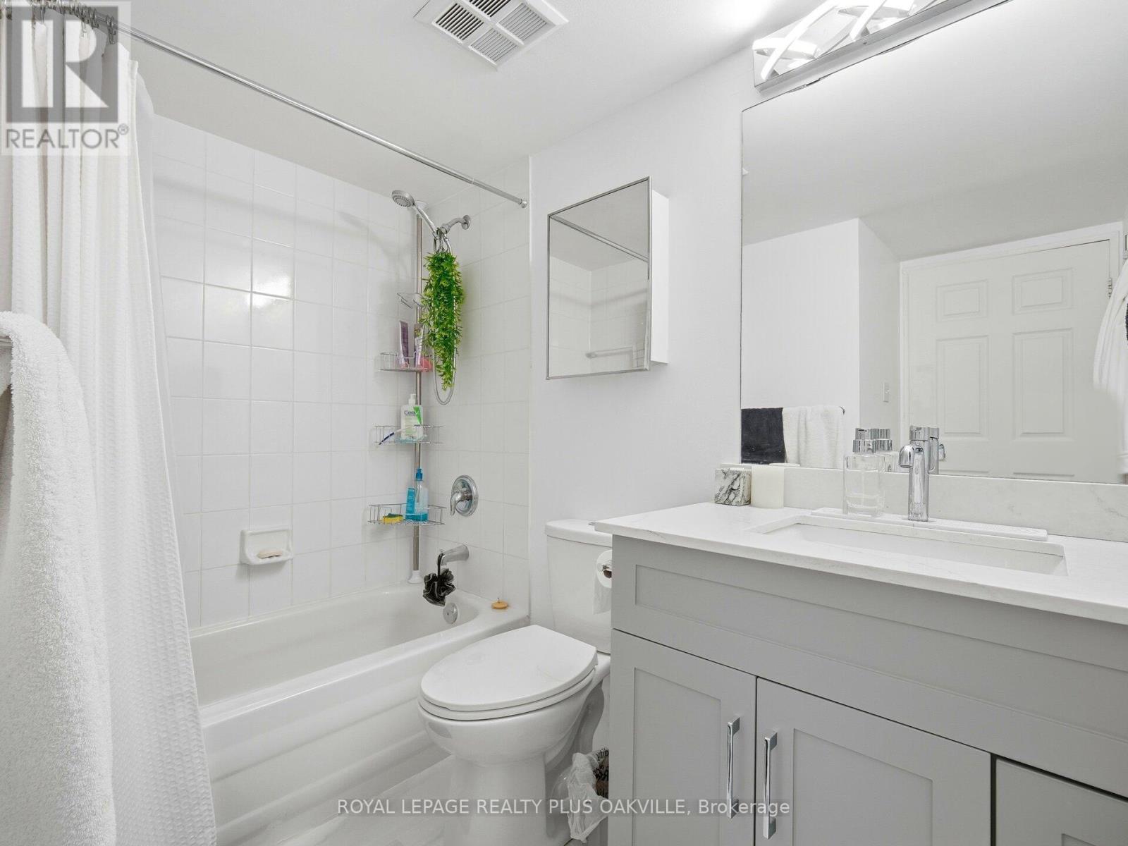 2016 - 156 Enfield Place, Mississauga, Ontario  L5B 4L8 - Photo 16 - W12664072