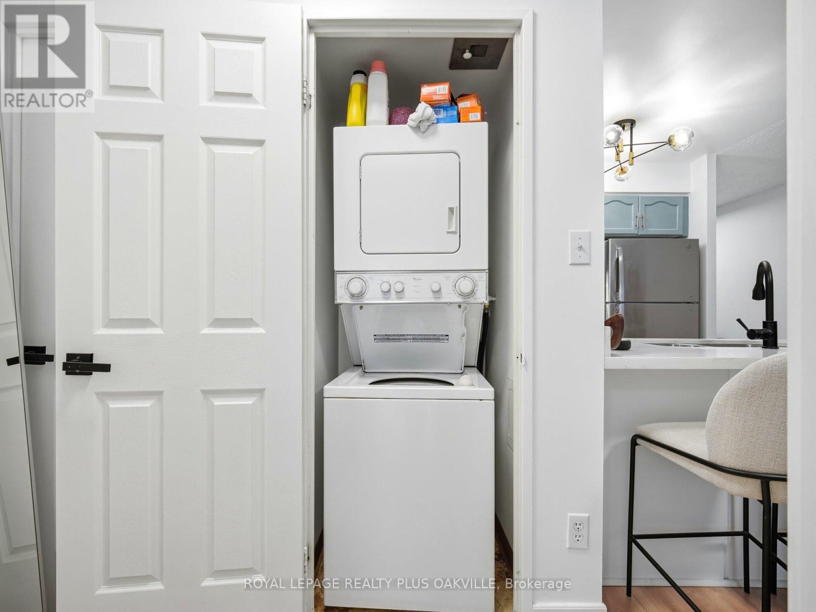 2016 - 156 Enfield Place, Mississauga, Ontario  L5B 4L8 - Photo 17 - W12664072