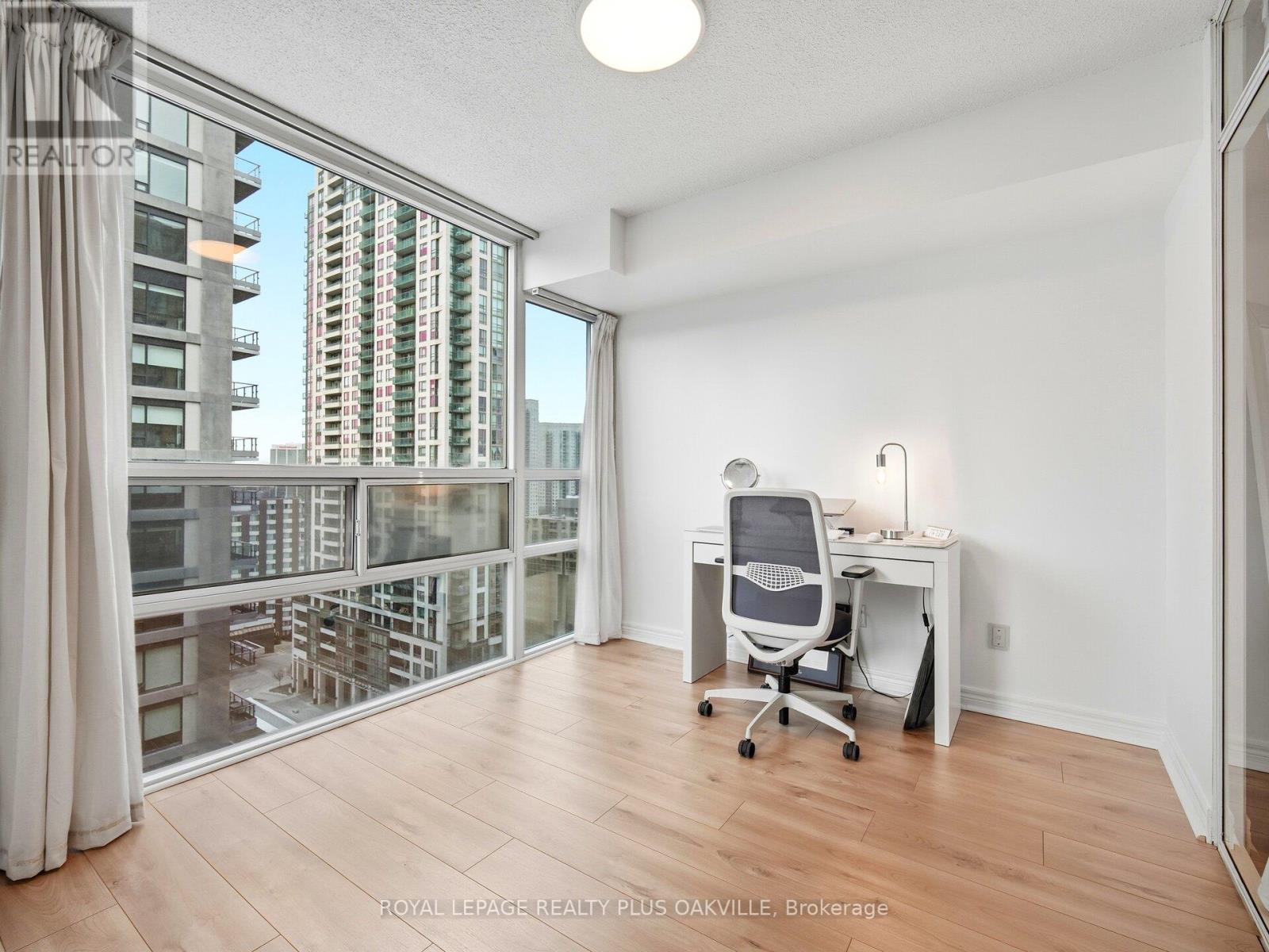 2016 - 156 Enfield Place, Mississauga, Ontario  L5B 4L8 - Photo 23 - W12664072