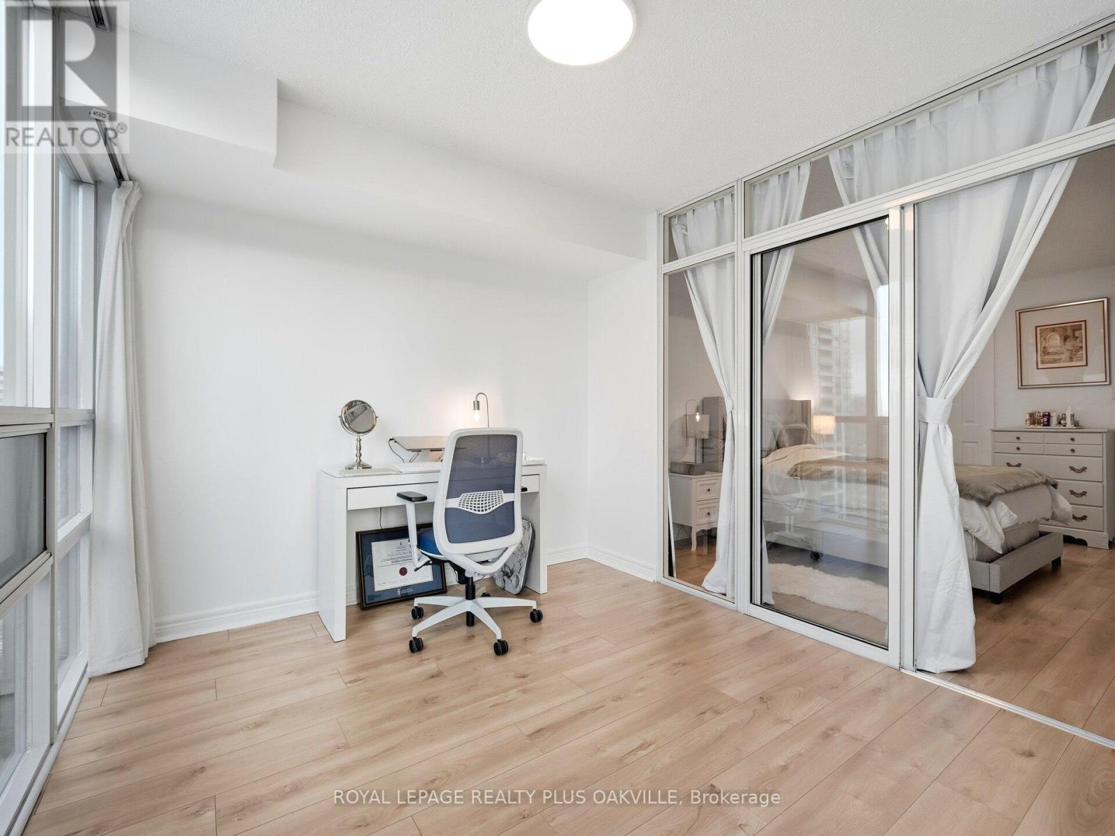 2016 - 156 Enfield Place, Mississauga, Ontario  L5B 4L8 - Photo 24 - W12664072