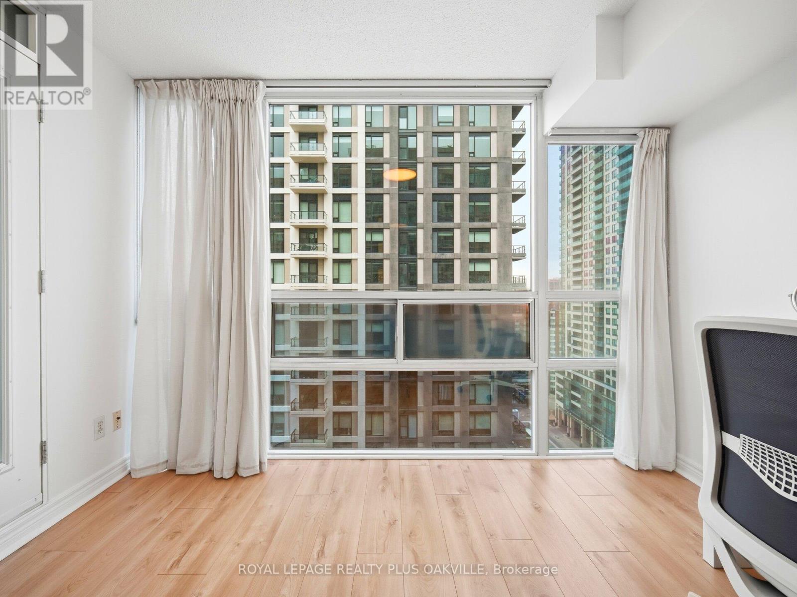 2016 - 156 Enfield Place, Mississauga, Ontario  L5B 4L8 - Photo 26 - W12664072