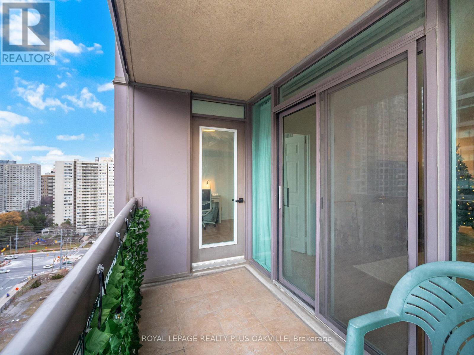 2016 - 156 Enfield Place, Mississauga, Ontario  L5B 4L8 - Photo 30 - W12664072