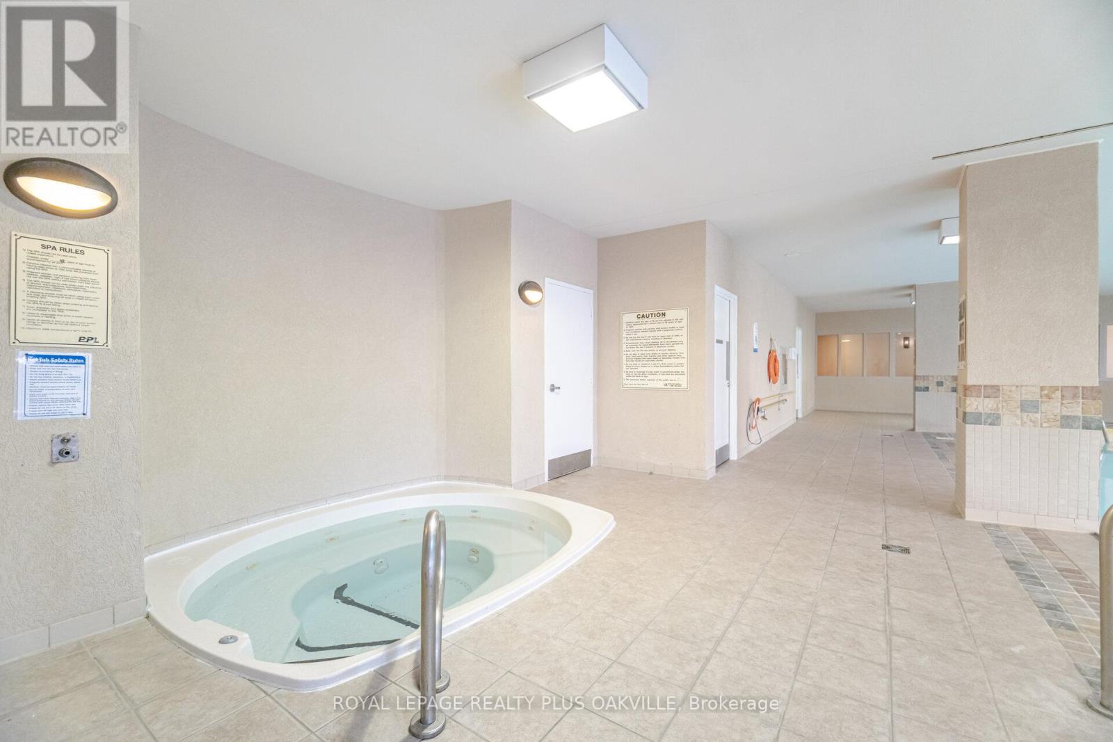 2016 - 156 Enfield Place, Mississauga, Ontario  L5B 4L8 - Photo 41 - W12664072