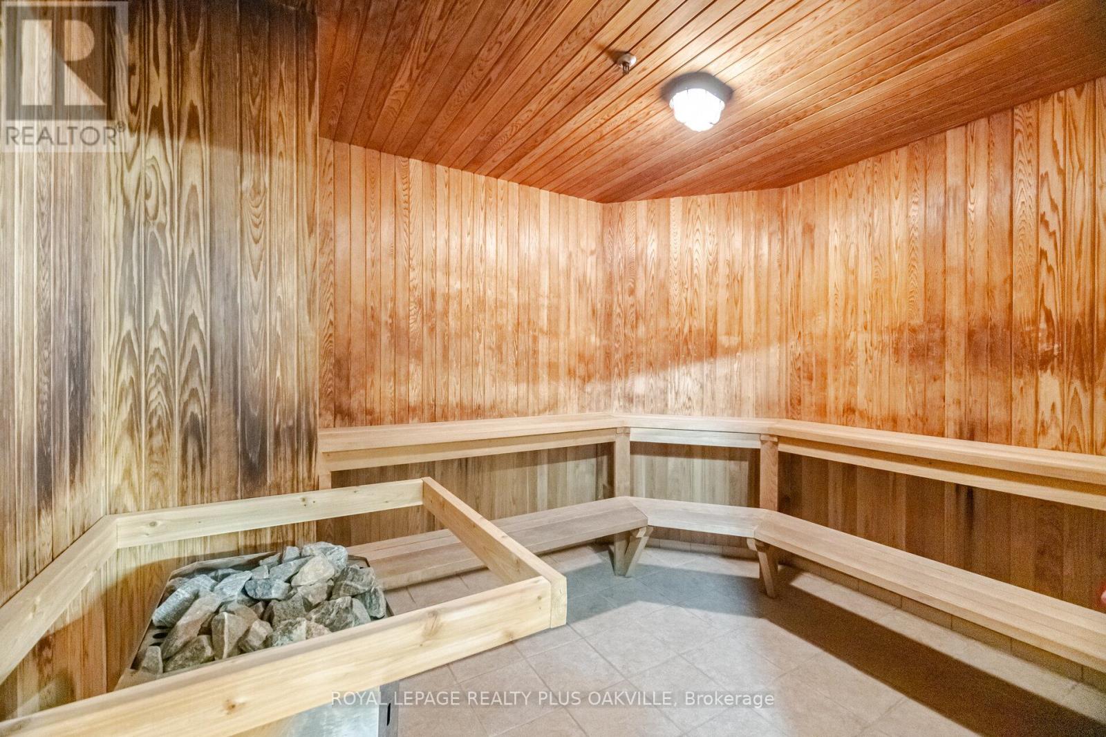 2016 - 156 Enfield Place, Mississauga, Ontario  L5B 4L8 - Photo 42 - W12664072