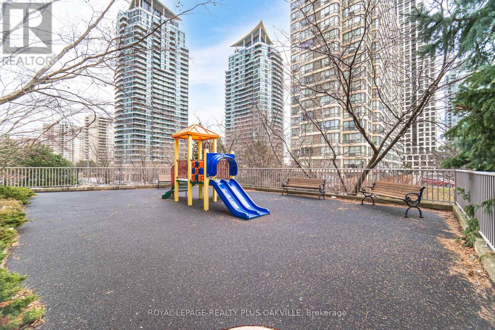 2016 - 156 Enfield Place, Mississauga, Ontario  L5B 4L8 - Photo 47 - W12664072