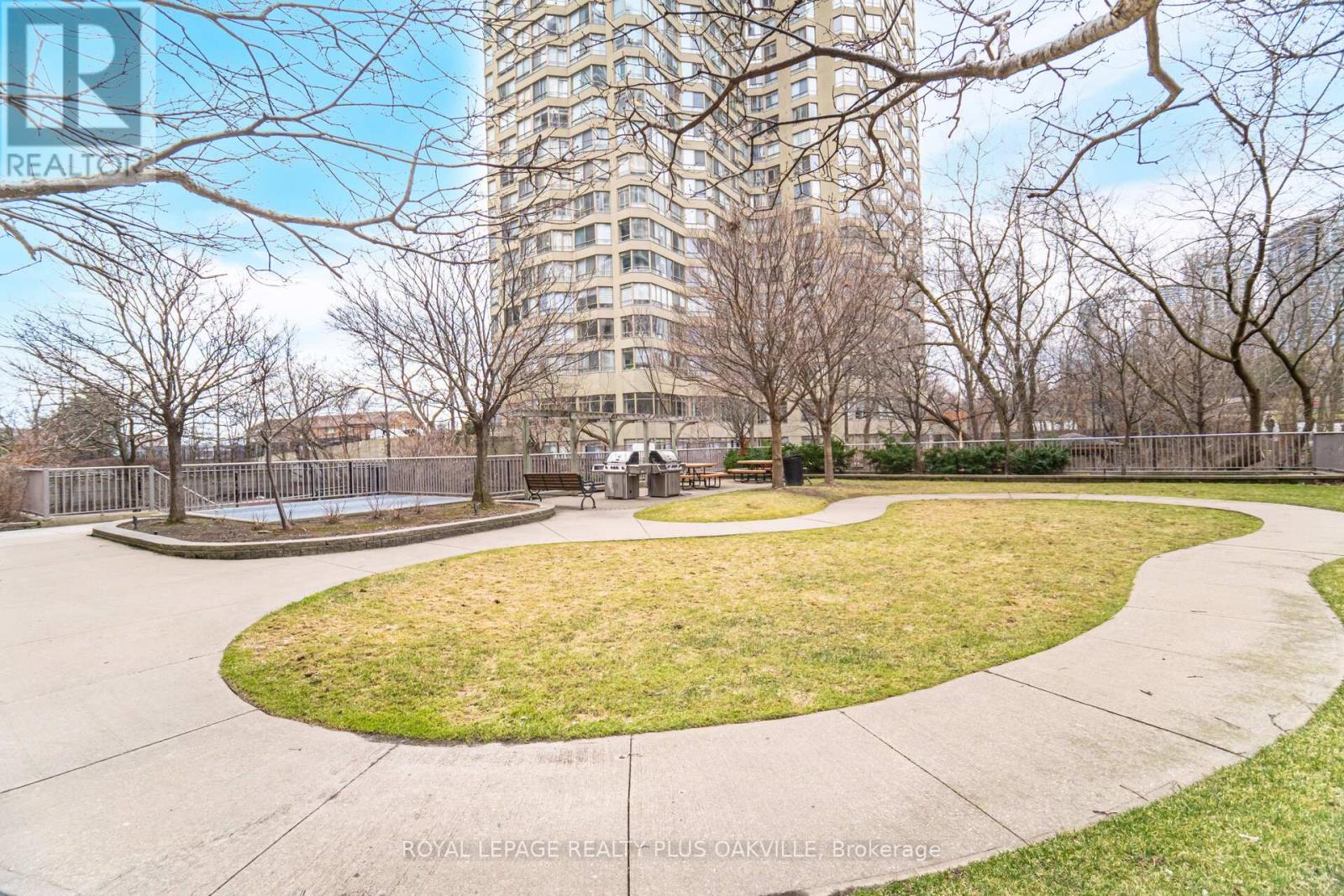 2016 - 156 Enfield Place, Mississauga, Ontario  L5B 4L8 - Photo 48 - W12664072