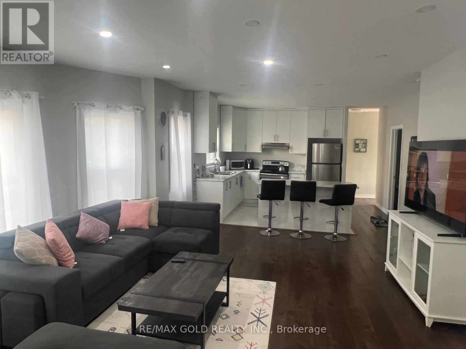 5842 Ferry Street S, Niagara Falls, Ontario  L2G 1S9 - Photo 2 - X12663912