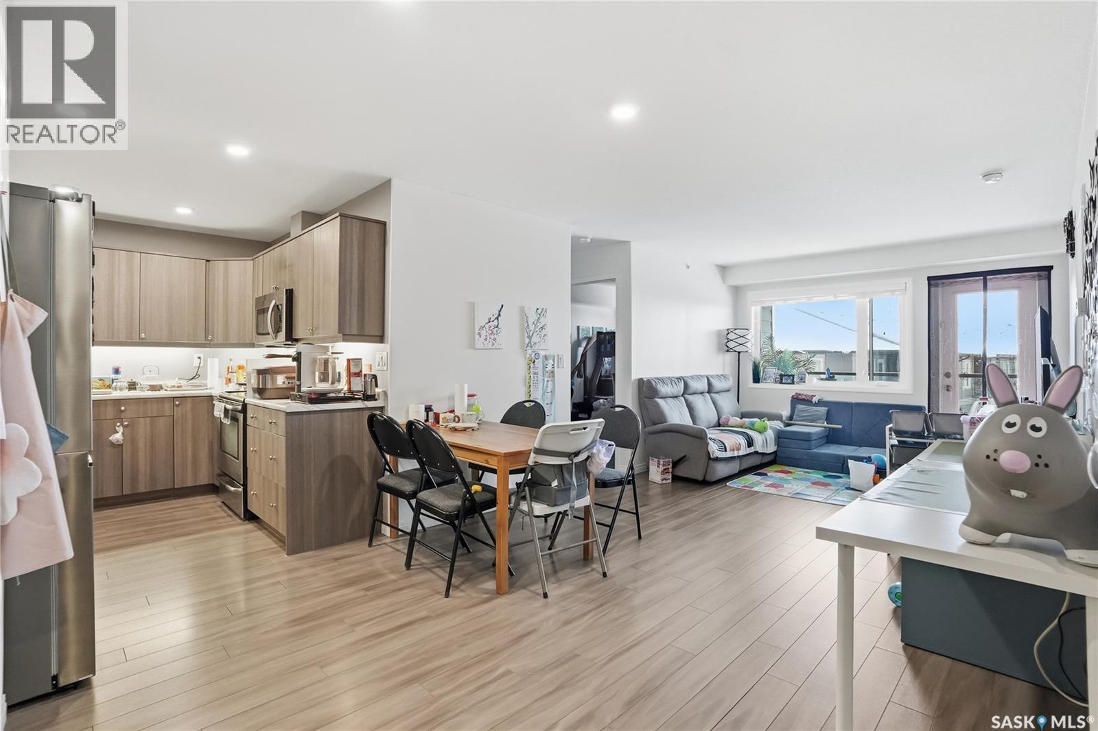 1313 102 Willis Crescent, Saskatoon, Saskatchewan  S7T 0T6 - Photo 4 - SK026195