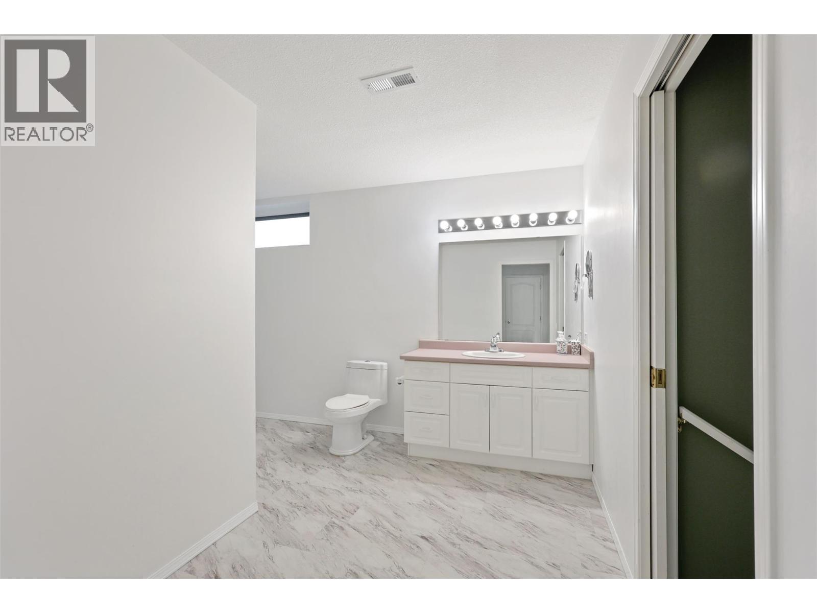 1575 Springhill Drive Unit# 31, Kamloops, British Columbia  V2E 2N9 - Photo 39 - 10362896