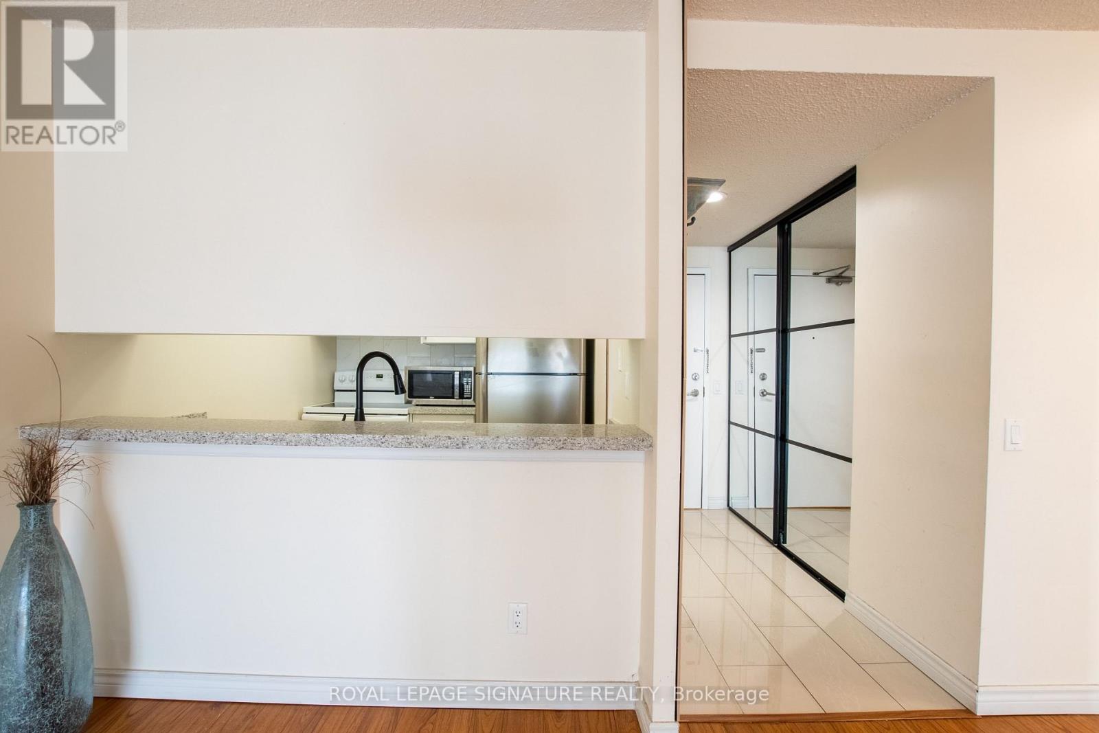 1604 - 7 Bishop Avenue, Toronto, Ontario M2M 4J4 - Photo 17 - C12663694