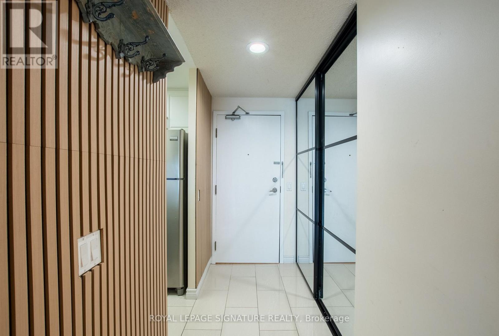 1604 - 7 Bishop Avenue, Toronto, Ontario M2M 4J4 - Photo 11 - C12663694