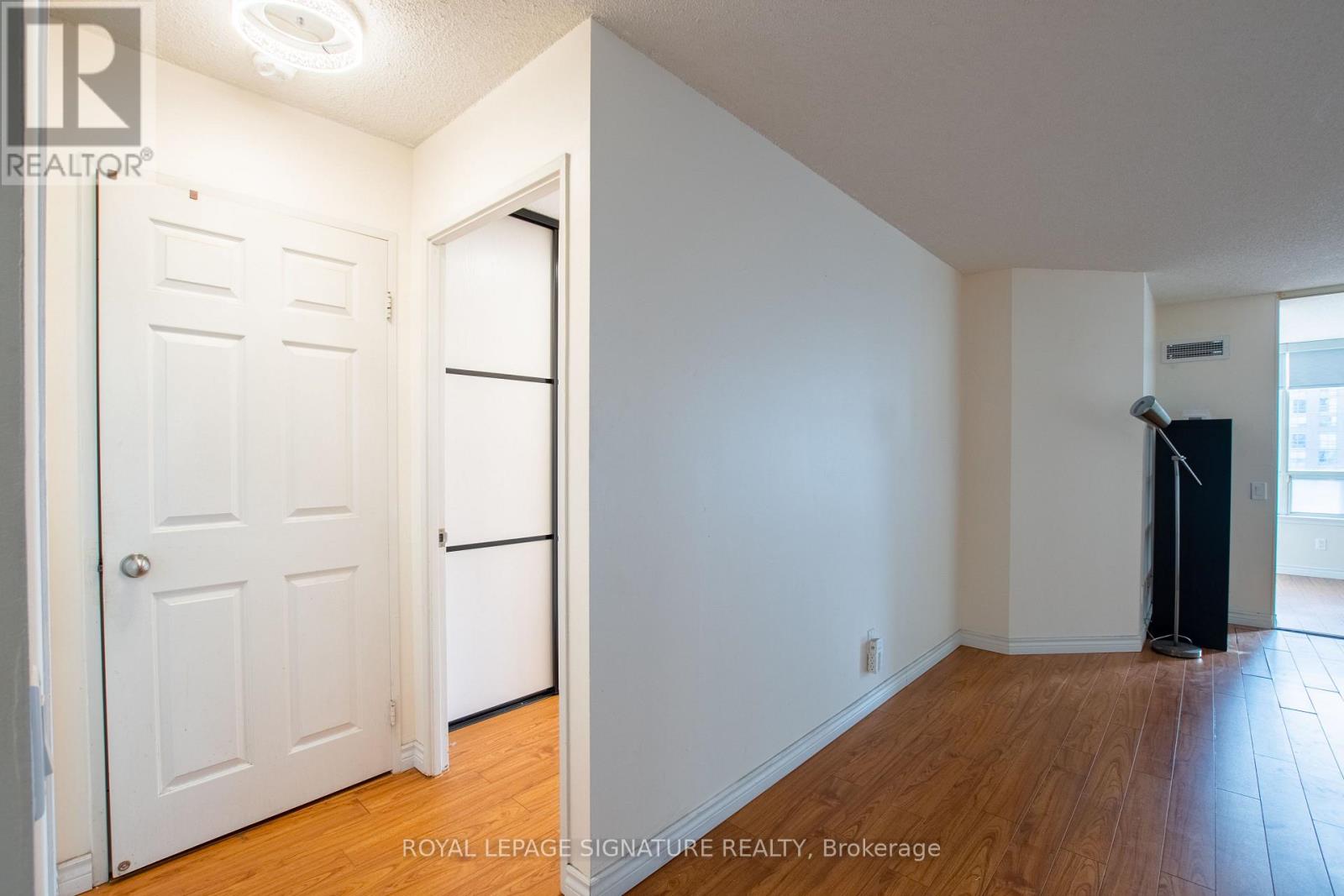 1604 - 7 Bishop Avenue, Toronto, Ontario M2M 4J4 - Photo 7 - C12663694